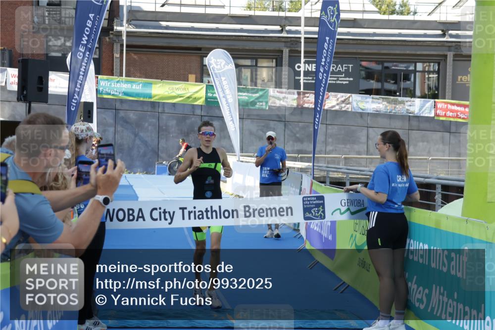 09.08.2026 - GEWOBA Citytriathlon Bremen Yannick Fuchs http://msf.ph/oto/9932025 09.08.2026 10:58:11 Ziel 365 meine-sportfotos.de
