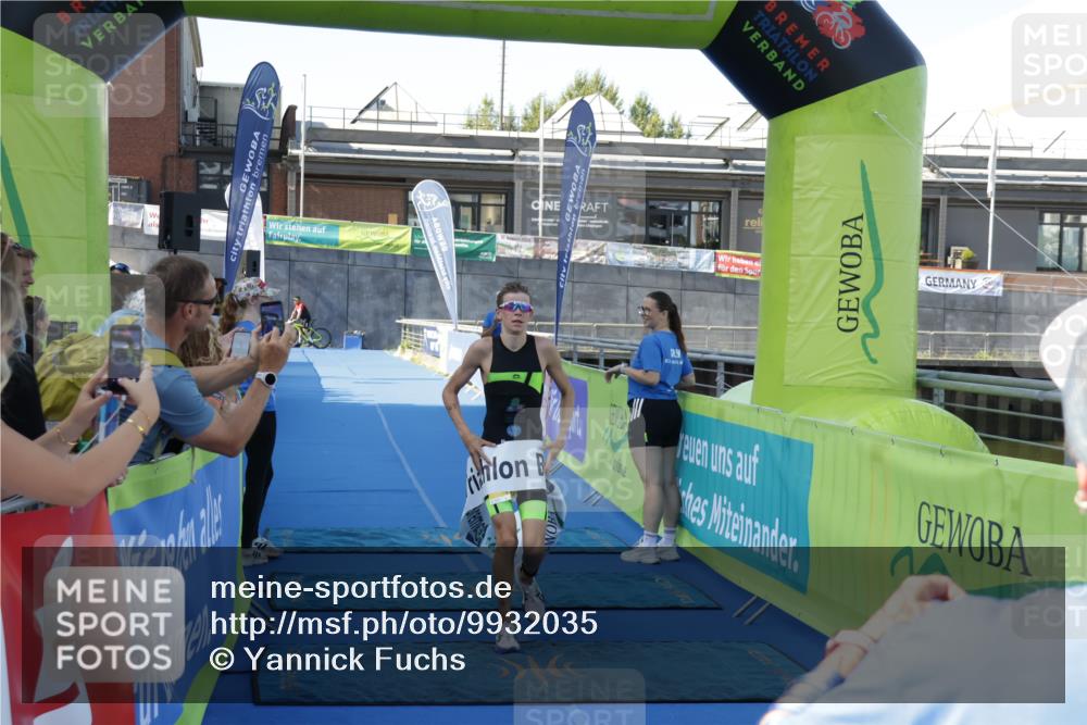 09.08.2026 - GEWOBA Citytriathlon Bremen Yannick Fuchs http://msf.ph/oto/9932035 09.08.2026 10:58:12 Ziel 365 meine-sportfotos.de