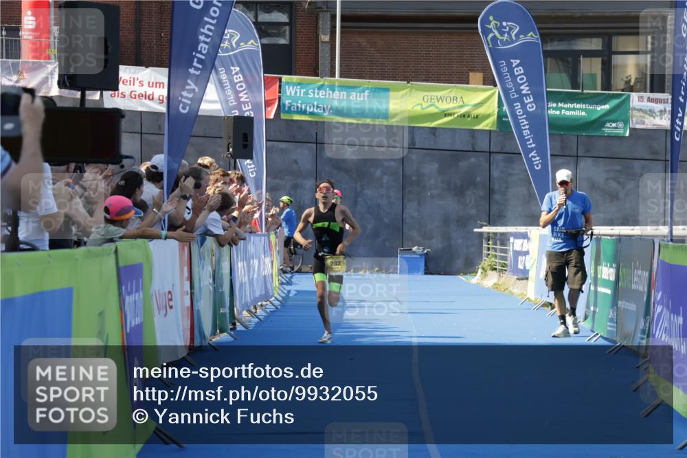 09.08.2026 - GEWOBA Citytriathlon Bremen Yannick Fuchs http://msf.ph/oto/9932055 09.08.2026 11:01:58 Ziel 282 meine-sportfotos.de