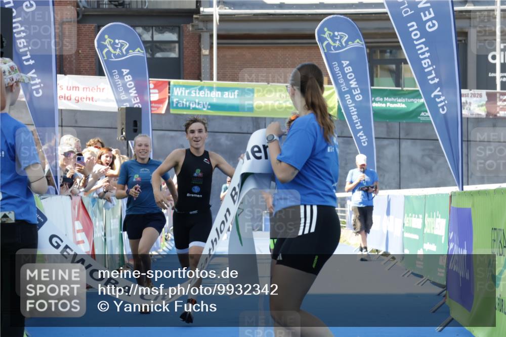 09.08.2026 - GEWOBA Citytriathlon Bremen Yannick Fuchs http://msf.ph/oto/9932342 09.08.2026 11:13:08 Ziel 231, 378 meine-sportfotos.de