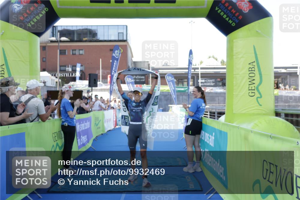 09.08.2026 - GEWOBA Citytriathlon Bremen Yannick Fuchs http://msf.ph/oto/9932469 09.08.2026 11:15:03 Ziel 358, 517 meine-sportfotos.de