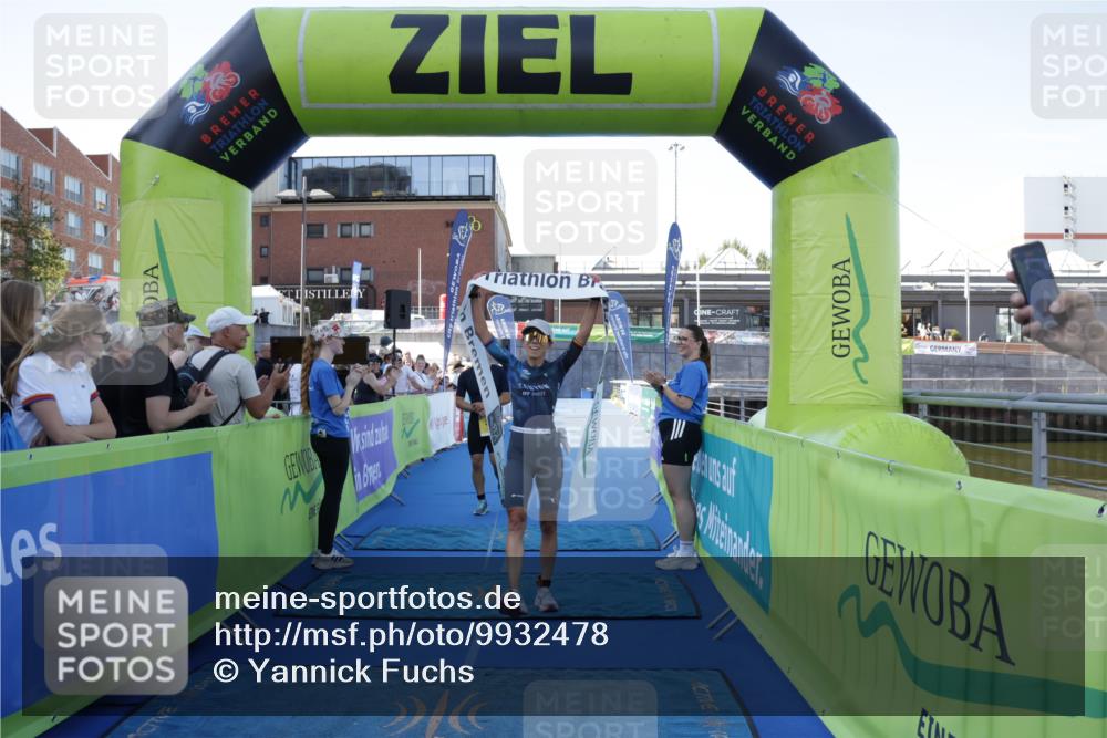 09.08.2026 - GEWOBA Citytriathlon Bremen Yannick Fuchs http://msf.ph/oto/9932478 09.08.2026 11:15:03 Ziel 358, 517 meine-sportfotos.de