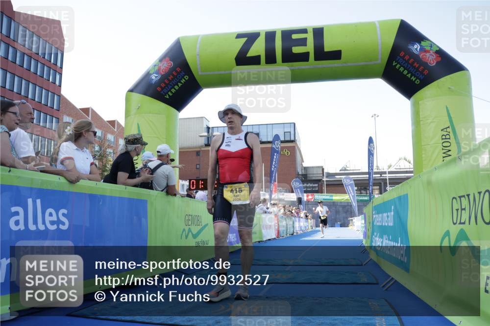 09.08.2026 - GEWOBA Citytriathlon Bremen Yannick Fuchs http://msf.ph/oto/9932527 09.08.2026 11:15:22 Ziel 416, 529 meine-sportfotos.de