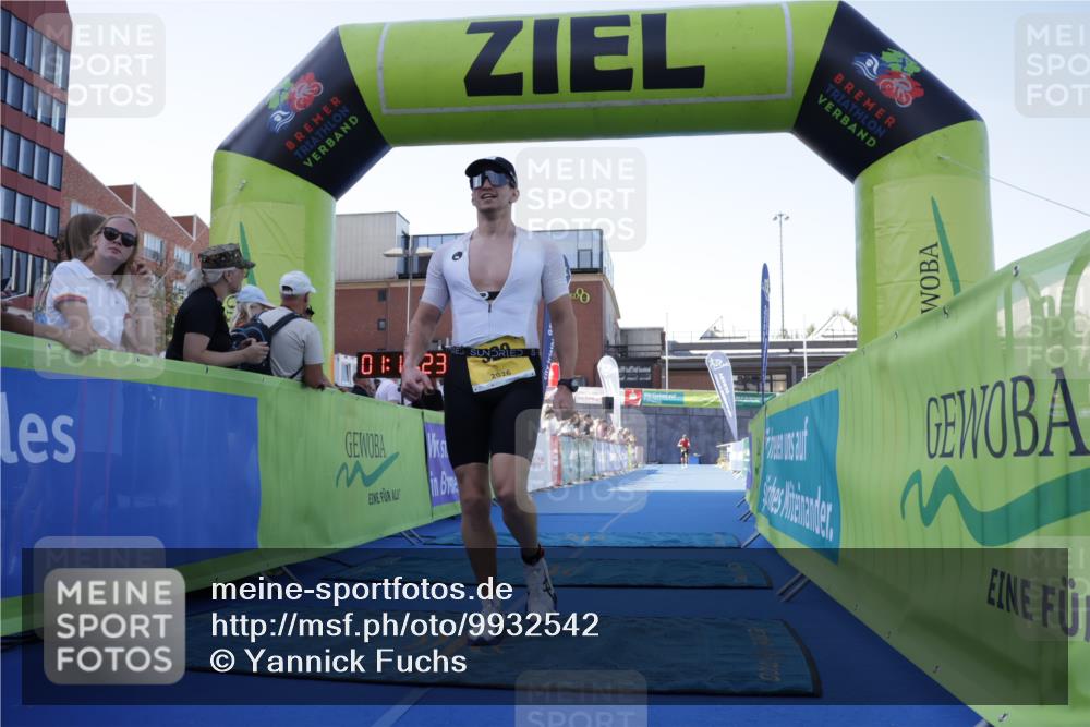 09.08.2026 - GEWOBA Citytriathlon Bremen Yannick Fuchs http://msf.ph/oto/9932542 09.08.2026 11:15:27 Ziel 529 meine-sportfotos.de