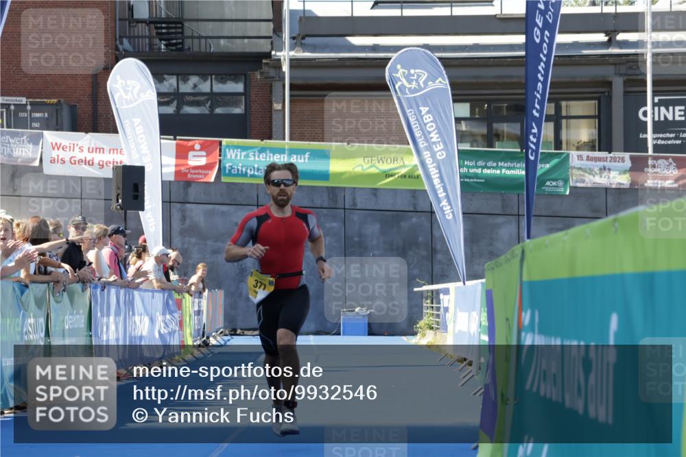 09.08.2026 - GEWOBA Citytriathlon Bremen Yannick Fuchs http://msf.ph/oto/9932546 09.08.2026 11:15:34 Ziel 377 meine-sportfotos.de