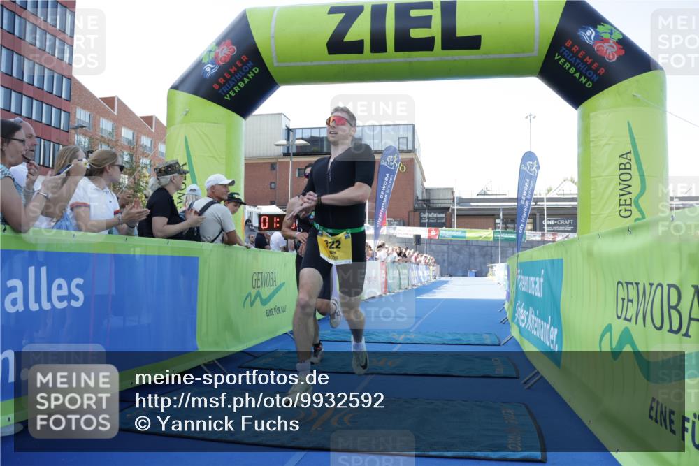 09.08.2026 - GEWOBA Citytriathlon Bremen Yannick Fuchs http://msf.ph/oto/9932592 09.08.2026 11:15:55 Ziel 322, 523 meine-sportfotos.de