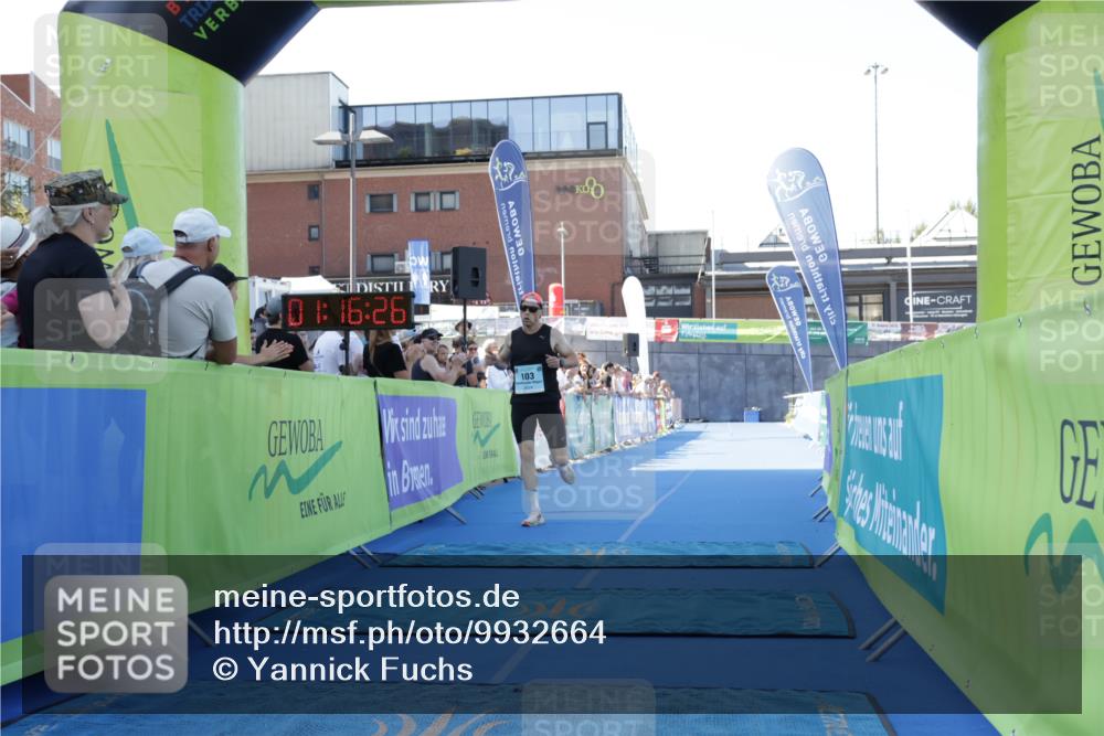 09.08.2026 - GEWOBA Citytriathlon Bremen Yannick Fuchs http://msf.ph/oto/9932664 09.08.2026 11:16:31 Ziel 103 meine-sportfotos.de