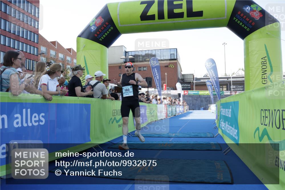 09.08.2026 - GEWOBA Citytriathlon Bremen Yannick Fuchs http://msf.ph/oto/9932675 09.08.2026 11:16:32 Ziel 103 meine-sportfotos.de