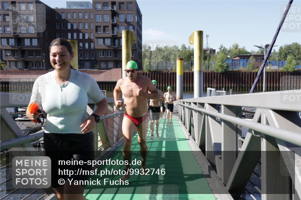 09.08.2026 - GEWOBA Citytriathlon Bremen Yannick Fuchs http://msf.ph/oto/9932746 09.08.2026 10:25:45 Schwimmen 15, 29, 43, 57, 67, 129, 151, 181, 211, 422, 485, 525 meine-sportfotos.de