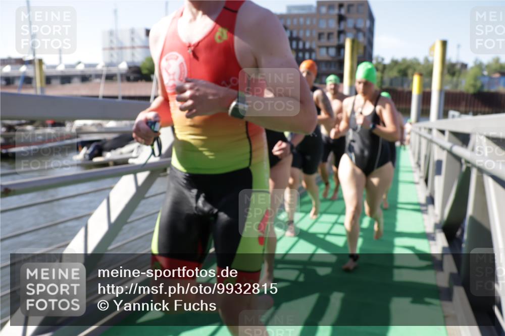 09.08.2026 - GEWOBA Citytriathlon Bremen Yannick Fuchs http://msf.ph/oto/9932815 09.08.2026 10:26:15 Schwimmen 13, 27, 31, 85, 93, 135, 139, 205, 223, 233, 469, 499 meine-sportfotos.de