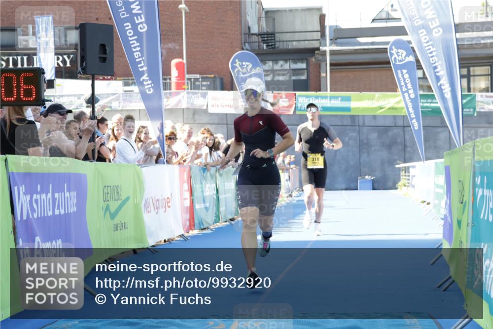 09.08.2026 - GEWOBA Citytriathlon Bremen Yannick Fuchs http://msf.ph/oto/9932920 09.08.2026 11:18:10 Ziel 318, 319, 463 meine-sportfotos.de