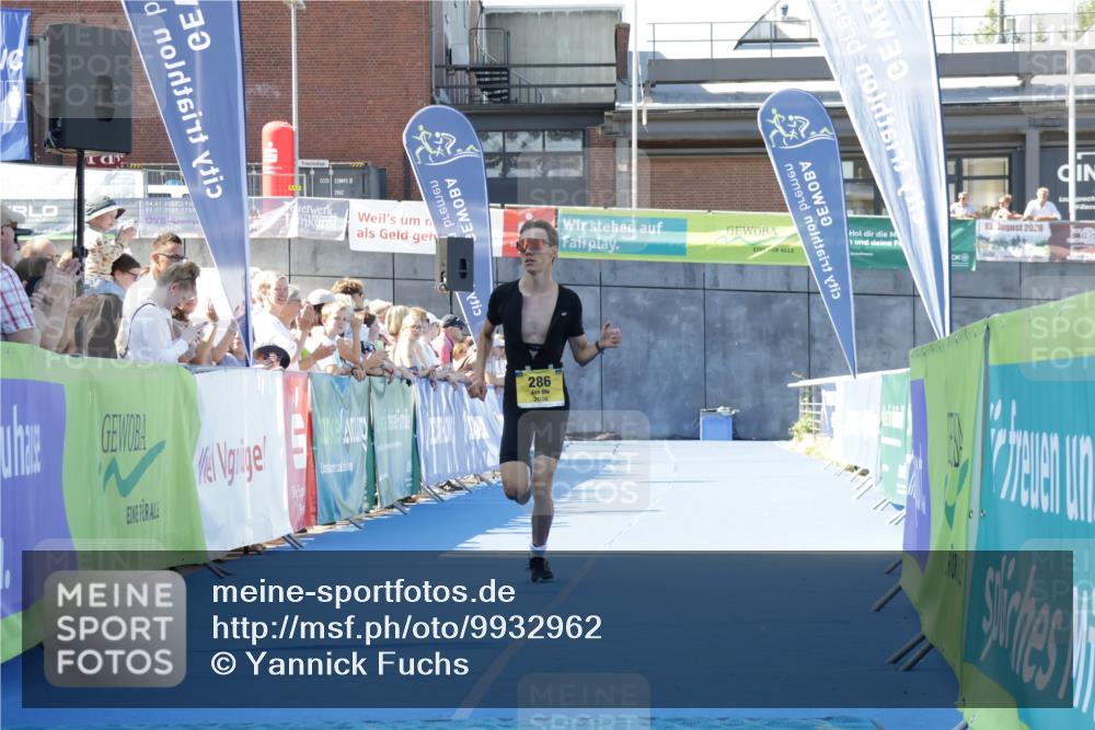 09.08.2026 - GEWOBA Citytriathlon Bremen Yannick Fuchs http://msf.ph/oto/9932962 09.08.2026 11:19:04 Ziel 286 meine-sportfotos.de