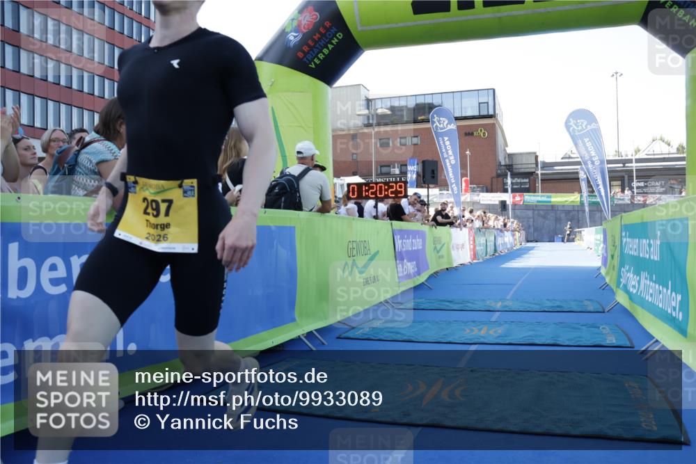 09.08.2026 - GEWOBA Citytriathlon Bremen Yannick Fuchs http://msf.ph/oto/9933089 09.08.2026 11:20:33 Ziel 297 meine-sportfotos.de