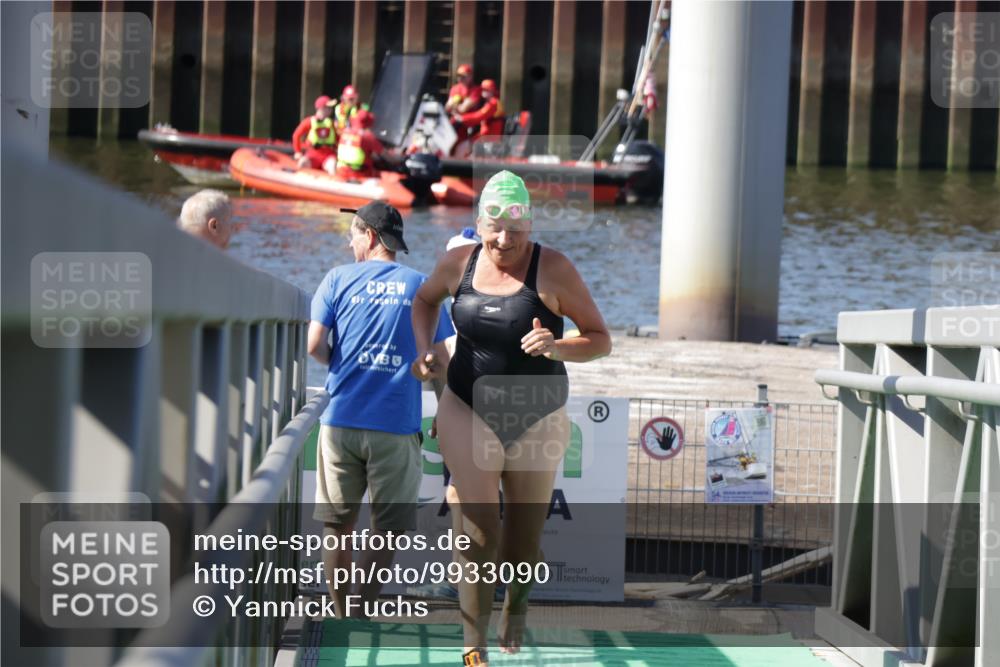 09.08.2026 - GEWOBA Citytriathlon Bremen Yannick Fuchs http://msf.ph/oto/9933090 09.08.2026 10:30:24 Schwimmen 79 meine-sportfotos.de