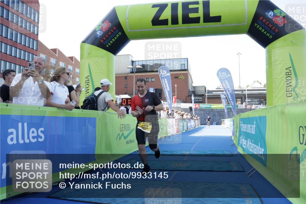 09.08.2026 - GEWOBA Citytriathlon Bremen Yannick Fuchs http://msf.ph/oto/9933145 09.08.2026 11:20:56 Ziel 372, 391 meine-sportfotos.de