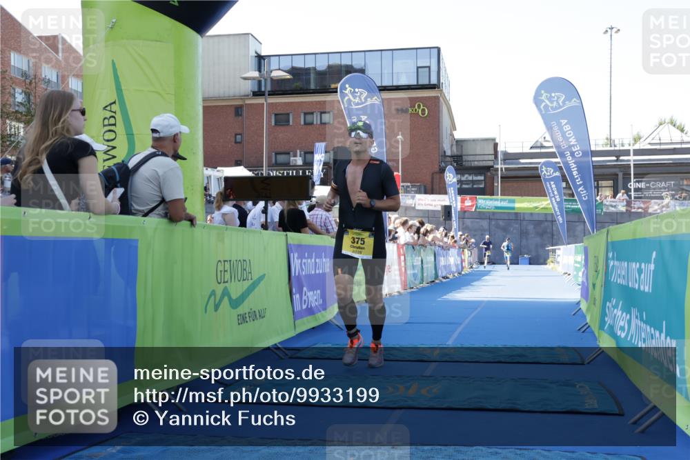 09.08.2026 - GEWOBA Citytriathlon Bremen Yannick Fuchs http://msf.ph/oto/9933199 09.08.2026 11:21:23 Ziel 375 meine-sportfotos.de