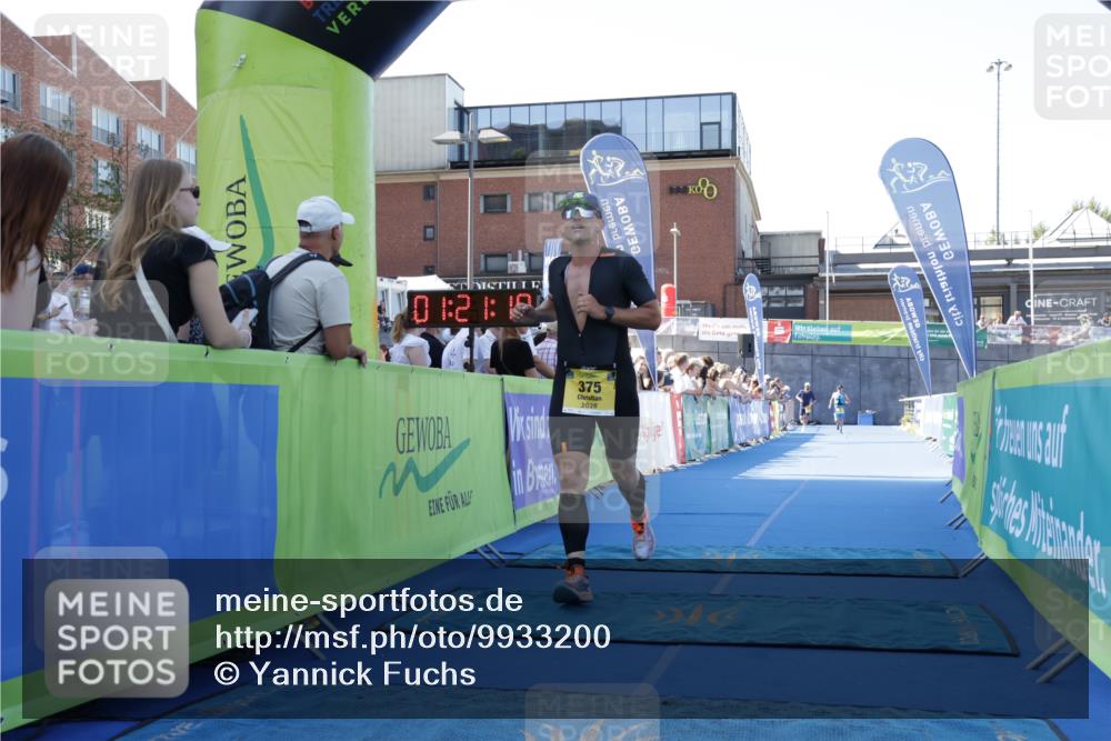 09.08.2026 - GEWOBA Citytriathlon Bremen Yannick Fuchs http://msf.ph/oto/9933200 09.08.2026 11:21:23 Ziel 375 meine-sportfotos.de