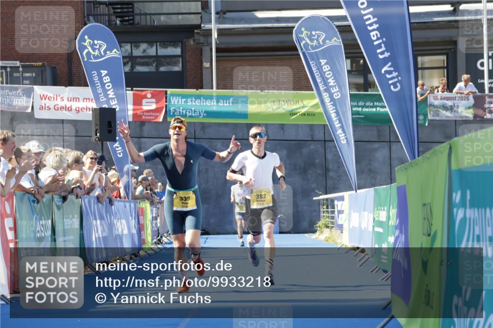 09.08.2026 - GEWOBA Citytriathlon Bremen Yannick Fuchs http://msf.ph/oto/9933218 09.08.2026 11:21:37 Ziel 336, 382, 393 meine-sportfotos.de