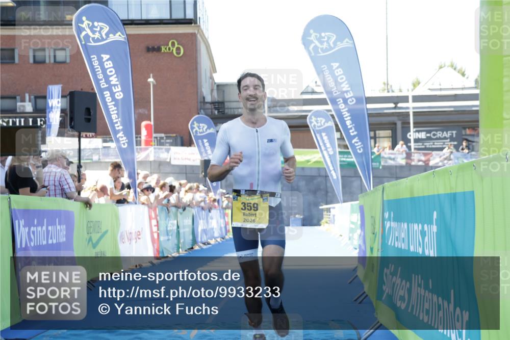 09.08.2026 - GEWOBA Citytriathlon Bremen Yannick Fuchs http://msf.ph/oto/9933233 09.08.2026 11:21:46 Ziel 359 meine-sportfotos.de