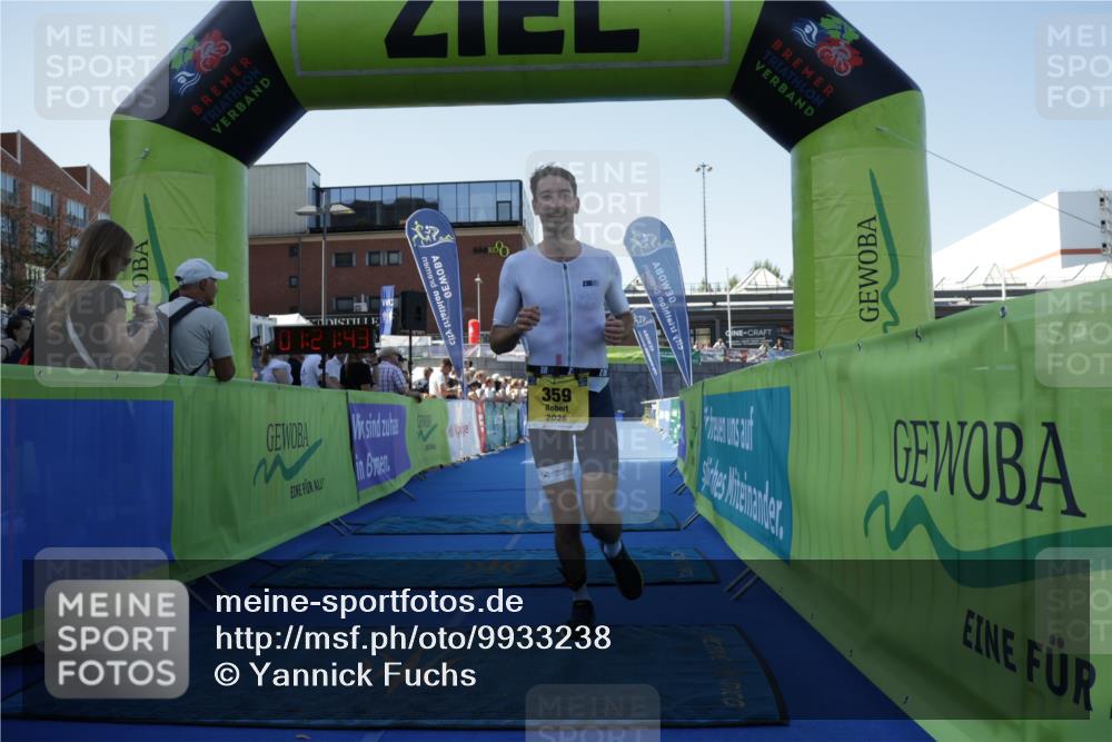 09.08.2026 - GEWOBA Citytriathlon Bremen Yannick Fuchs http://msf.ph/oto/9933238 09.08.2026 11:21:47 Ziel 359 meine-sportfotos.de