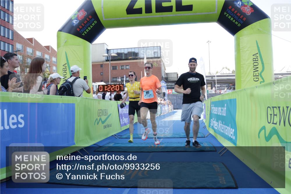 09.08.2026 - GEWOBA Citytriathlon Bremen Yannick Fuchs http://msf.ph/oto/9933256 09.08.2026 11:22:11 Ziel 95 meine-sportfotos.de