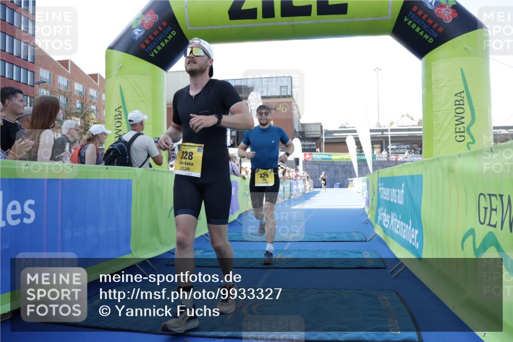 09.08.2026 - GEWOBA Citytriathlon Bremen Yannick Fuchs http://msf.ph/oto/9933327 09.08.2026 11:22:55 Ziel 325, 328, 493 meine-sportfotos.de