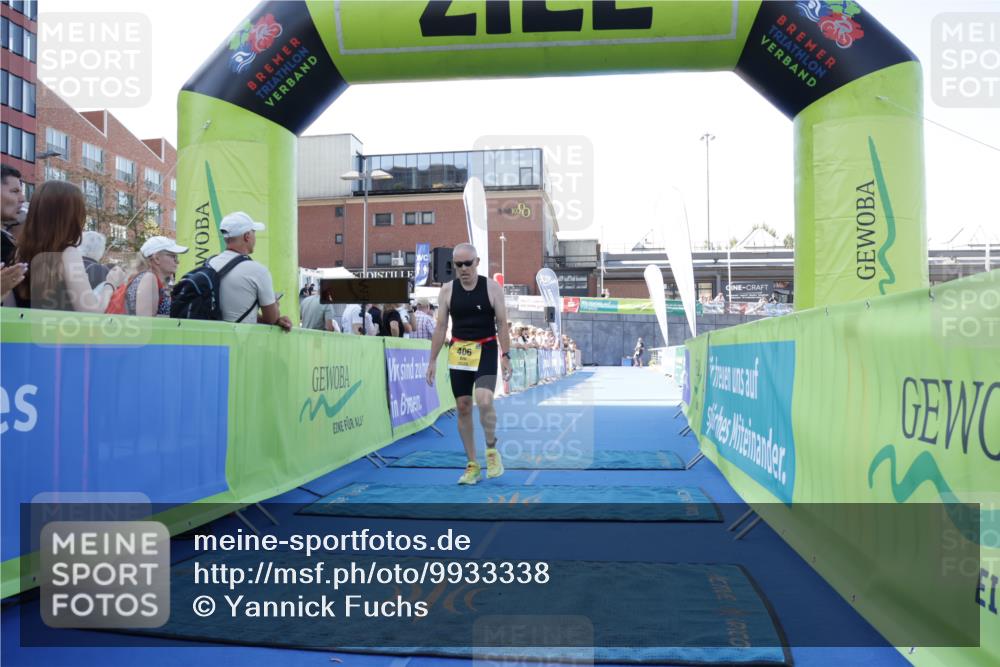 09.08.2026 - GEWOBA Citytriathlon Bremen Yannick Fuchs http://msf.ph/oto/9933338 09.08.2026 11:23:04 Ziel 406 meine-sportfotos.de