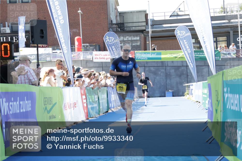 09.08.2026 - GEWOBA Citytriathlon Bremen Yannick Fuchs http://msf.ph/oto/9933340 09.08.2026 11:23:14 Ziel 355, 479 meine-sportfotos.de