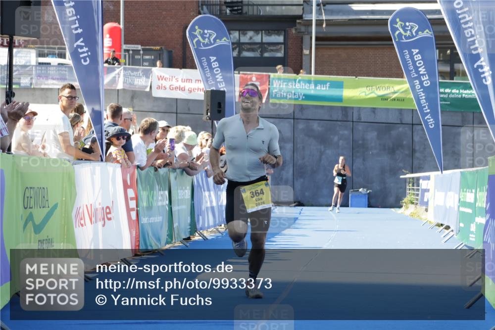 09.08.2026 - GEWOBA Citytriathlon Bremen Yannick Fuchs http://msf.ph/oto/9933373 09.08.2026 11:23:49 Ziel 364 meine-sportfotos.de