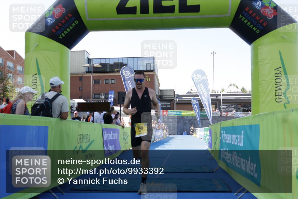 09.08.2026 - GEWOBA Citytriathlon Bremen Yannick Fuchs http://msf.ph/oto/9933392 09.08.2026 11:24:01 Ziel 239, 340 meine-sportfotos.de