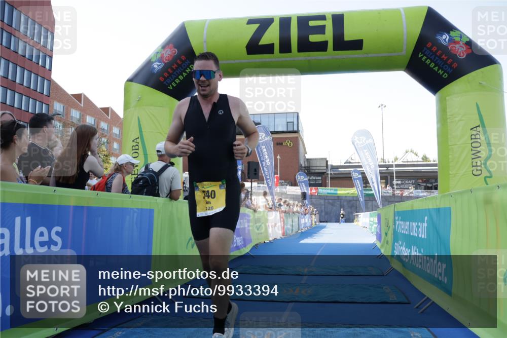 09.08.2026 - GEWOBA Citytriathlon Bremen Yannick Fuchs http://msf.ph/oto/9933394 09.08.2026 11:24:02 Ziel 239, 340 meine-sportfotos.de