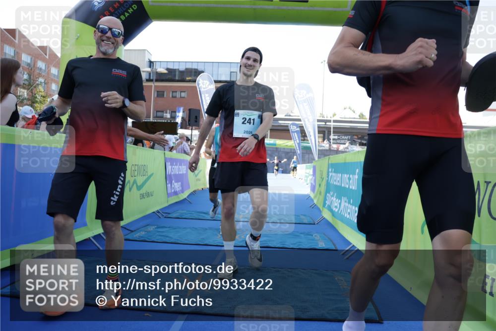 09.08.2026 - GEWOBA Citytriathlon Bremen Yannick Fuchs http://msf.ph/oto/9933422 09.08.2026 11:24:28 Ziel 241, 379, 472 meine-sportfotos.de