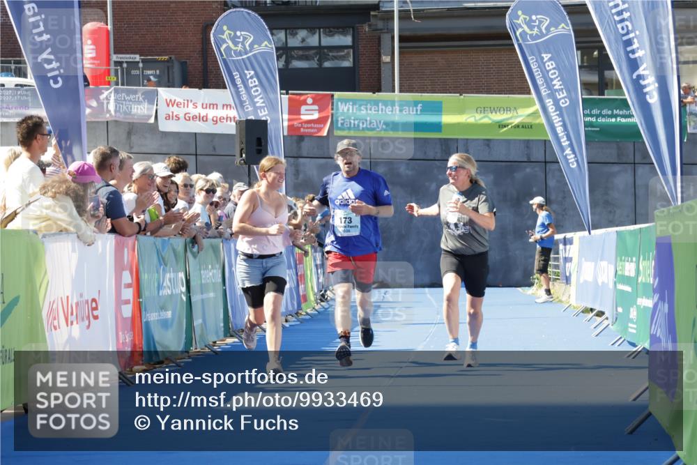09.08.2026 - GEWOBA Citytriathlon Bremen Yannick Fuchs http://msf.ph/oto/9933469 09.08.2026 11:24:56 Ziel 173 meine-sportfotos.de