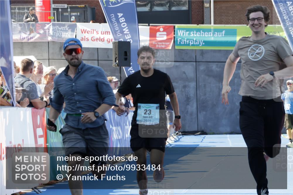 09.08.2026 - GEWOBA Citytriathlon Bremen Yannick Fuchs http://msf.ph/oto/9933484 09.08.2026 11:25:05 Ziel 23 meine-sportfotos.de