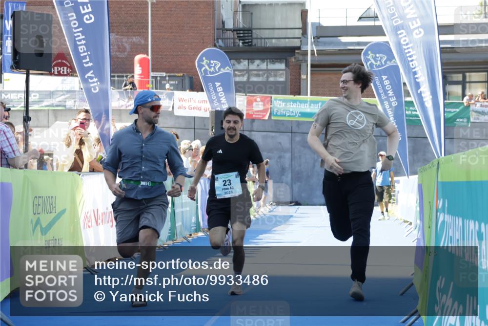 09.08.2026 - GEWOBA Citytriathlon Bremen Yannick Fuchs http://msf.ph/oto/9933486 09.08.2026 11:25:06 Ziel 23 meine-sportfotos.de