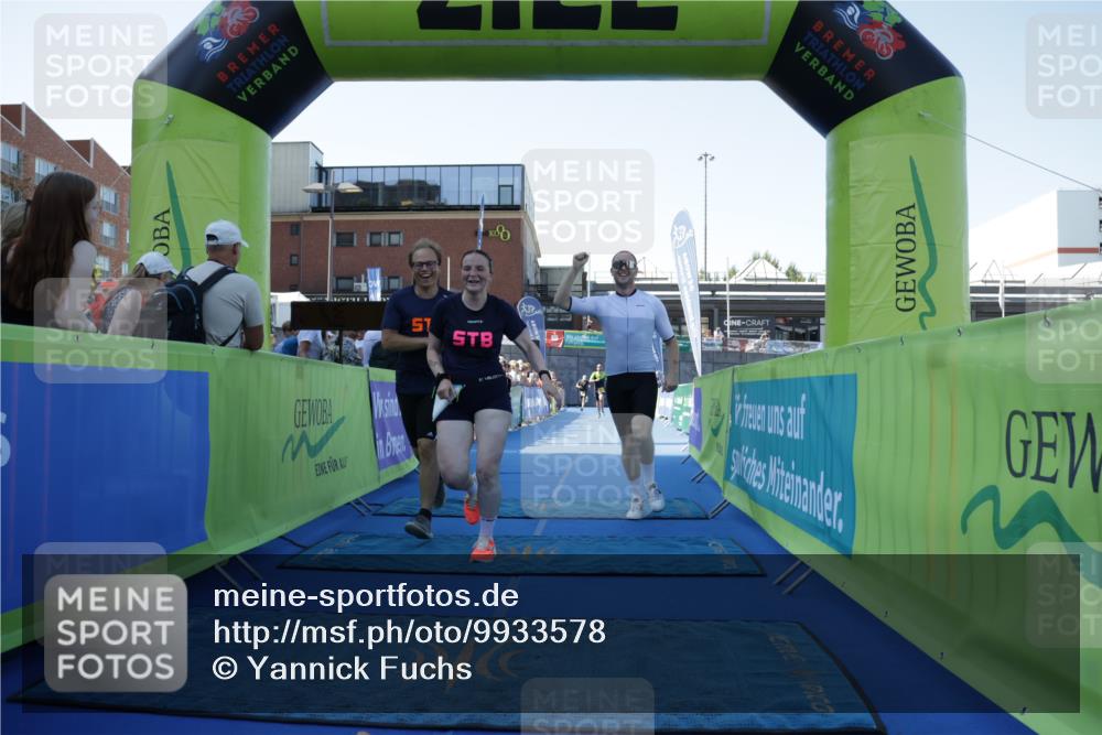 09.08.2026 - GEWOBA Citytriathlon Bremen Yannick Fuchs http://msf.ph/oto/9933578 09.08.2026 11:27:14 Ziel 215, 329 meine-sportfotos.de