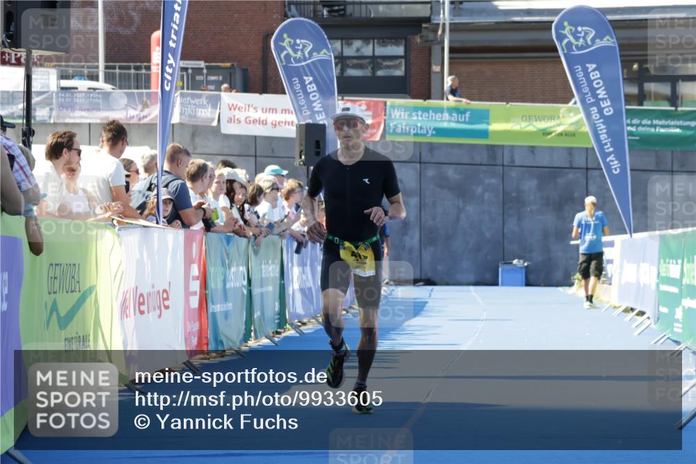 09.08.2026 - GEWOBA Citytriathlon Bremen Yannick Fuchs http://msf.ph/oto/9933605 09.08.2026 11:27:43 Ziel 410 meine-sportfotos.de