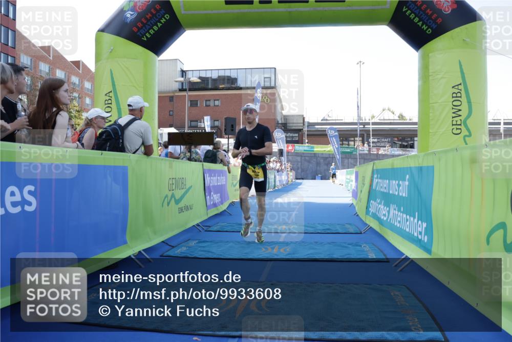 09.08.2026 - GEWOBA Citytriathlon Bremen Yannick Fuchs http://msf.ph/oto/9933608 09.08.2026 11:27:45 Ziel 410 meine-sportfotos.de