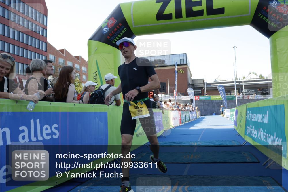 09.08.2026 - GEWOBA Citytriathlon Bremen Yannick Fuchs http://msf.ph/oto/9933611 09.08.2026 11:27:46 Ziel 410 meine-sportfotos.de