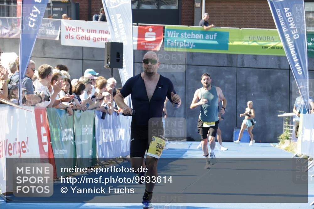 09.08.2026 - GEWOBA Citytriathlon Bremen Yannick Fuchs http://msf.ph/oto/9933614 09.08.2026 11:27:59 Ziel 352, 369 meine-sportfotos.de