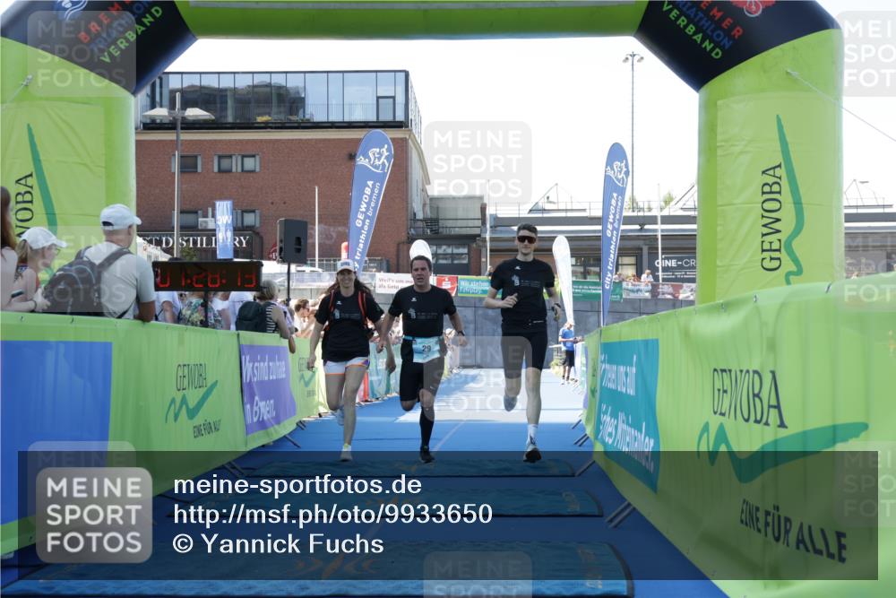 09.08.2026 - GEWOBA Citytriathlon Bremen Yannick Fuchs http://msf.ph/oto/9933650 09.08.2026 11:28:18 Ziel 29 meine-sportfotos.de