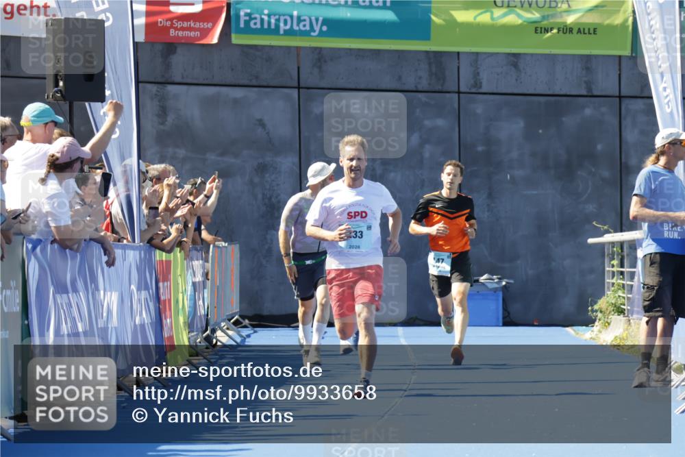 09.08.2026 - GEWOBA Citytriathlon Bremen Yannick Fuchs http://msf.ph/oto/9933658 09.08.2026 11:28:24 Ziel 233 meine-sportfotos.de
