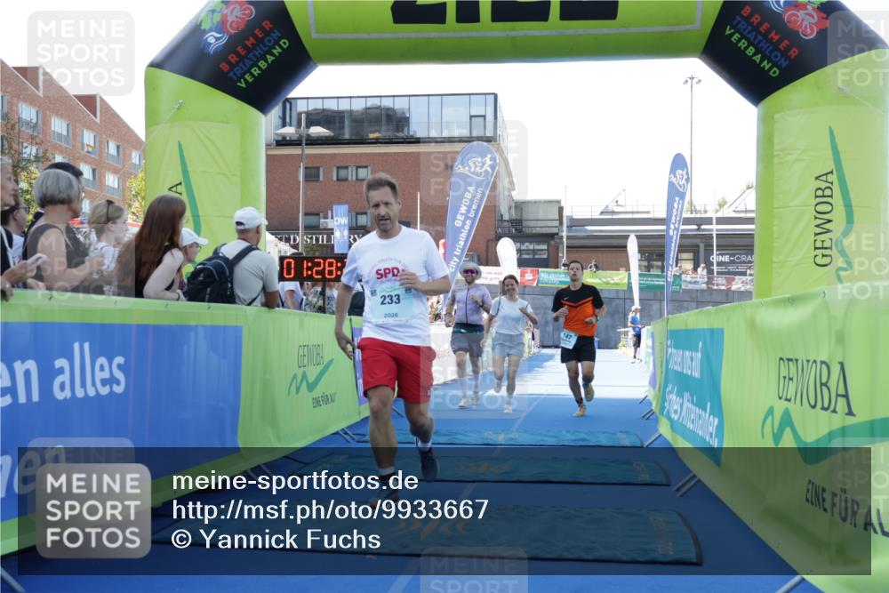 09.08.2026 - GEWOBA Citytriathlon Bremen Yannick Fuchs http://msf.ph/oto/9933667 09.08.2026 11:28:30 Ziel 147, 233 meine-sportfotos.de