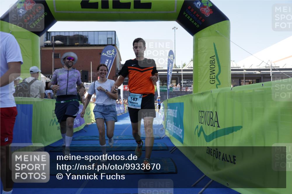09.08.2026 - GEWOBA Citytriathlon Bremen Yannick Fuchs http://msf.ph/oto/9933670 09.08.2026 11:28:32 Ziel 147, 233 meine-sportfotos.de