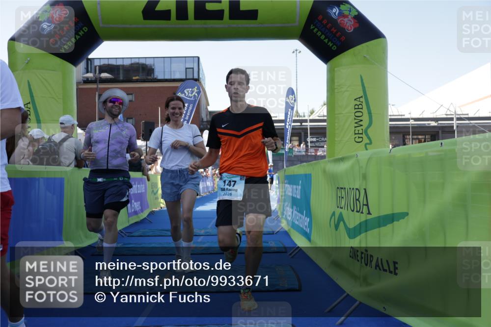 09.08.2026 - GEWOBA Citytriathlon Bremen Yannick Fuchs http://msf.ph/oto/9933671 09.08.2026 11:28:32 Ziel 147, 233 meine-sportfotos.de