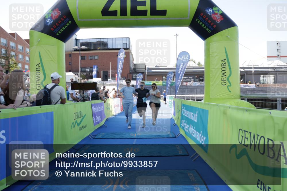 09.08.2026 - GEWOBA Citytriathlon Bremen Yannick Fuchs http://msf.ph/oto/9933857 09.08.2026 11:30:26 Ziel 151 meine-sportfotos.de