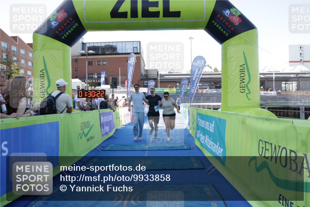 09.08.2026 - GEWOBA Citytriathlon Bremen Yannick Fuchs http://msf.ph/oto/9933858 09.08.2026 11:30:26 Ziel 151 meine-sportfotos.de