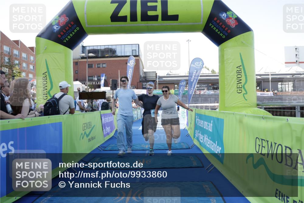 09.08.2026 - GEWOBA Citytriathlon Bremen Yannick Fuchs http://msf.ph/oto/9933860 09.08.2026 11:30:27 Ziel 151 meine-sportfotos.de
