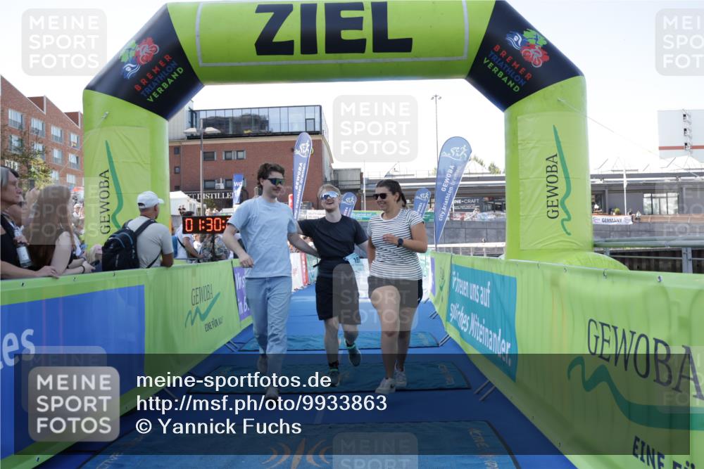 09.08.2026 - GEWOBA Citytriathlon Bremen Yannick Fuchs http://msf.ph/oto/9933863 09.08.2026 11:30:27 Ziel 151 meine-sportfotos.de