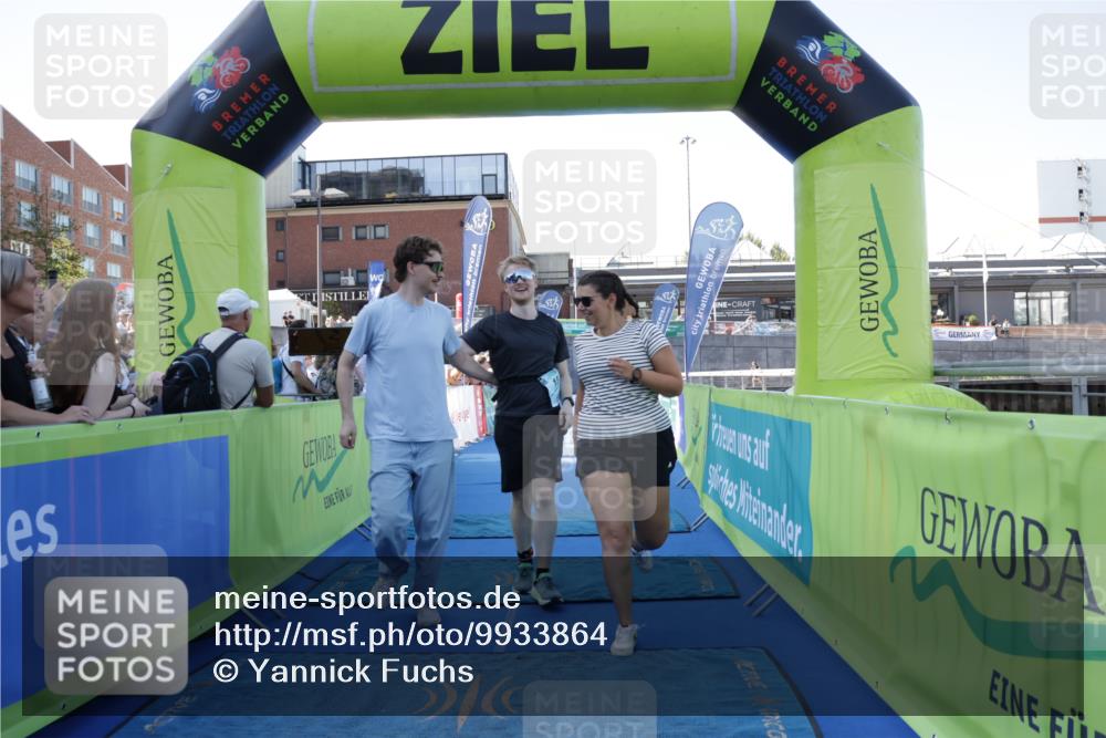 09.08.2026 - GEWOBA Citytriathlon Bremen Yannick Fuchs http://msf.ph/oto/9933864 09.08.2026 11:30:28 Ziel 151 meine-sportfotos.de